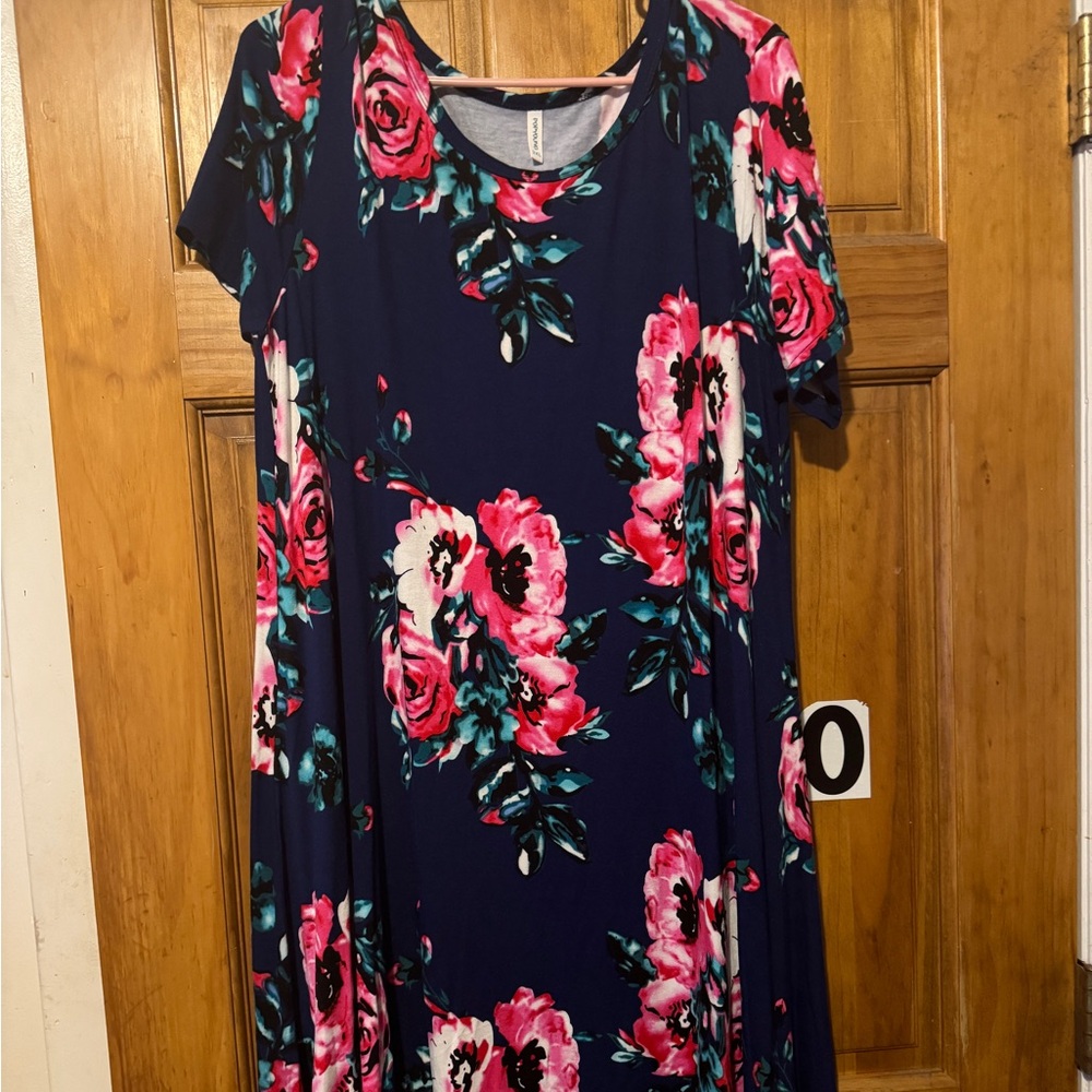 Popyoung beautiful floral dress.